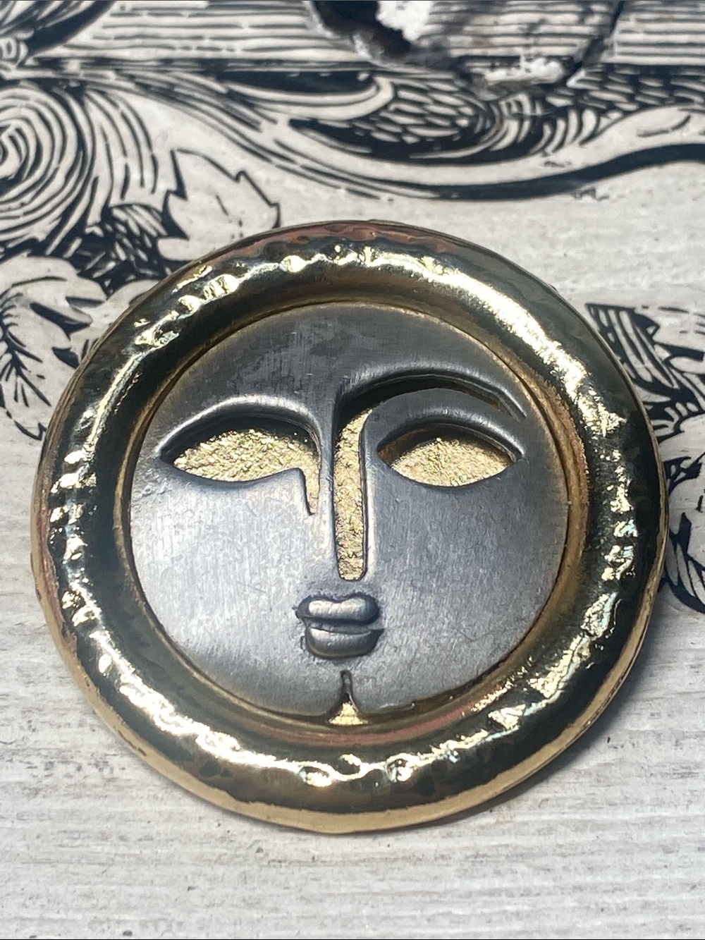 🍇Vintage Modernist Abstract Moon Face 1980’s Ultra Craft